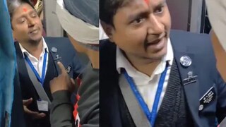 ট্রেনের এসি কোচে উঠলেন যাত্রী