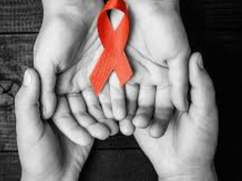 এইডসের শেষ পর্যায় এবং এর চিকিৎসাAIDS হল এইচআইভি সংক্রমণের শেষ ধাপ। তবে এইচআইভি সংক্রমণের শতভাগ চিকিৎসা সম্ভব। রোগীদের প্রতিদিন একটি মাত্র ওষুধ খাওয়ার মাধ্যমে শরীর সম্পূর্ণ সুস্থ রাখা যায়।