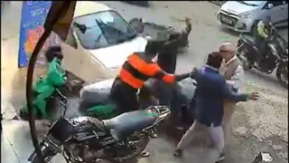 ভয়ঙ্কর দুর্ঘটনা! কিশোর চালক পিষল পথচারীদের! চাকার হ্যাঁচকা টানে গাড়ির তলায় শিশু, দেখুন ভিডিও ভয়ঙ্কর দুর্ঘটনা! কিশোর চালক পিষল পথচারীদের! চাকার হ্যাঁচকা টানে গাড়ির তলায় শিশু, দেখুন ভিডিও