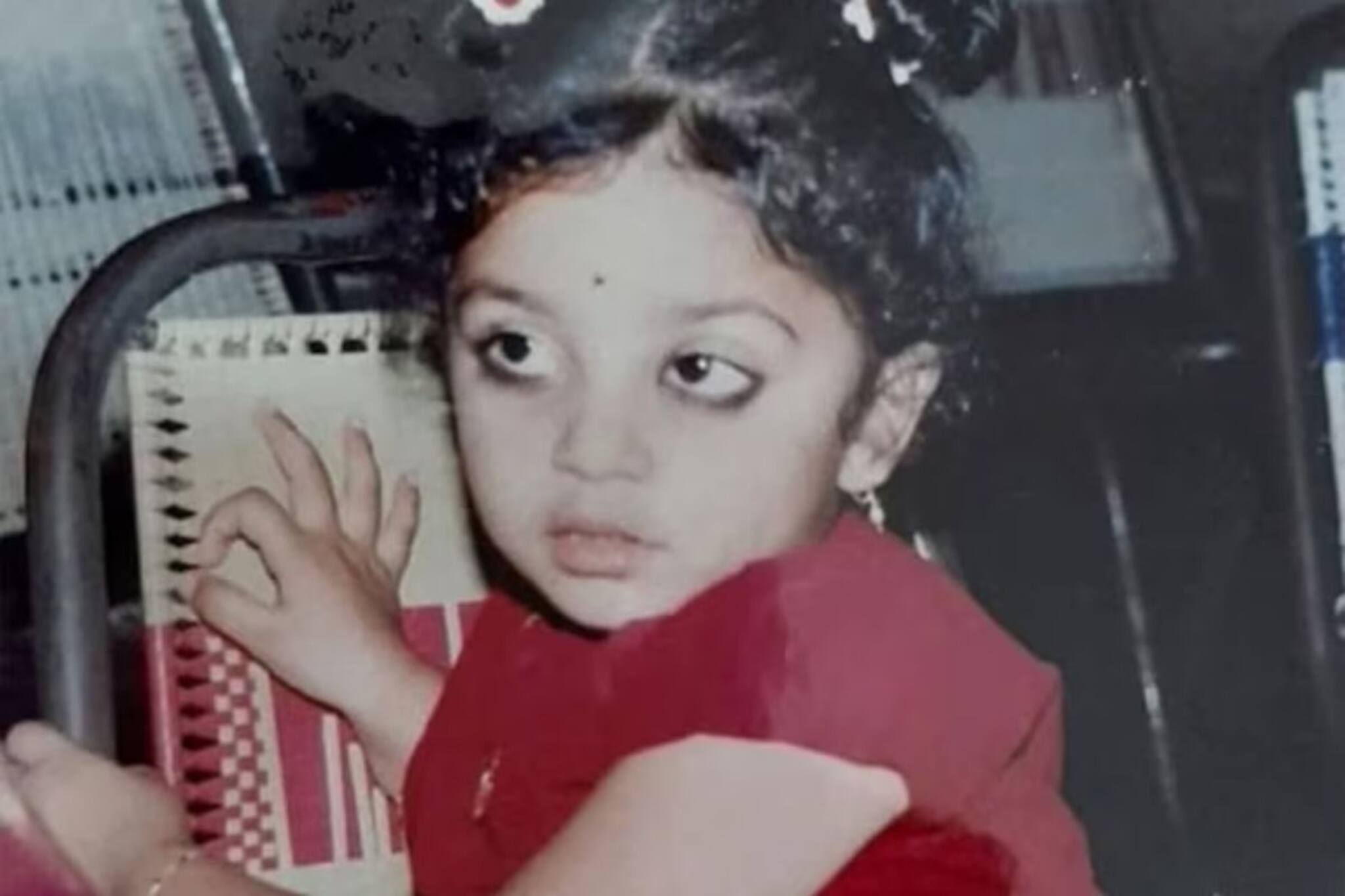 শ‍্যুট থেকে বাদ! নায়িকার জায়গায় রাখা হয় কুকুর! এখন ৩৩৩০ কোটির সম্পত্তি