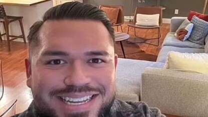 সারা ঘর রাঙিয়ে দিলেন আপন মনের মাধুরীতে (Photo: Vince Villegas)) সারা ঘর রাঙিয়ে দিলেন আপন মনের মাধুরীতে (Photo: Vince Villegas))