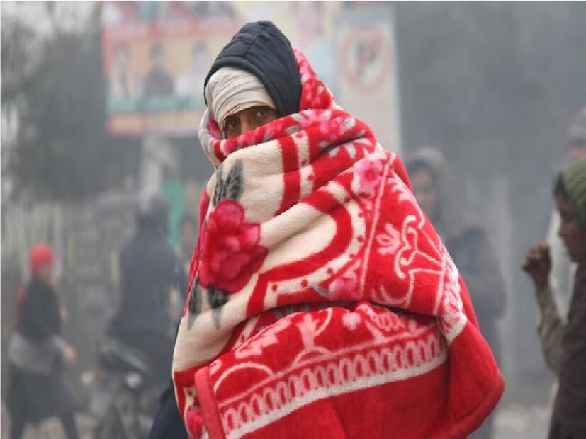 উত্তরবঙ্গে ঘন কুয়াশার দাপট বর্ষবরণে। আর গাঙ্গেয় বঙ্গে? কলকাতা-সহ দক্ষিণবঙ্গে শীত কি আর পড়বে? আবহাওয়ার লেটেস্ট আপডেট জানুন।