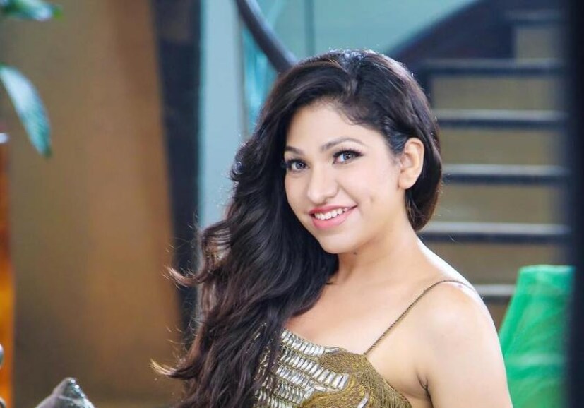 ভারতের সবচেয়ে ধনী মহিলা গায়িকা ৩৪ বছর বয়সী তুলসি কুমার৷  তিনি তার কেরিয়ারে অনেক হিট গান দিয়েছেন এবং বর্তমানে তিনি ২১০ কোটি টাকার সম্পত্তির মালিক। তুলসী কুমার শুধু একজন প্লেব্যাক গায়িকাই নন, একজন রেডিও জকি এবং সঙ্গীতশিল্পীও। তিনি টি-সিরিজ মালিকদের পরিবারের অন্তর্ভুক্ত এবং তাঁর সম্পদের পরিমাণও প্রচুর।
