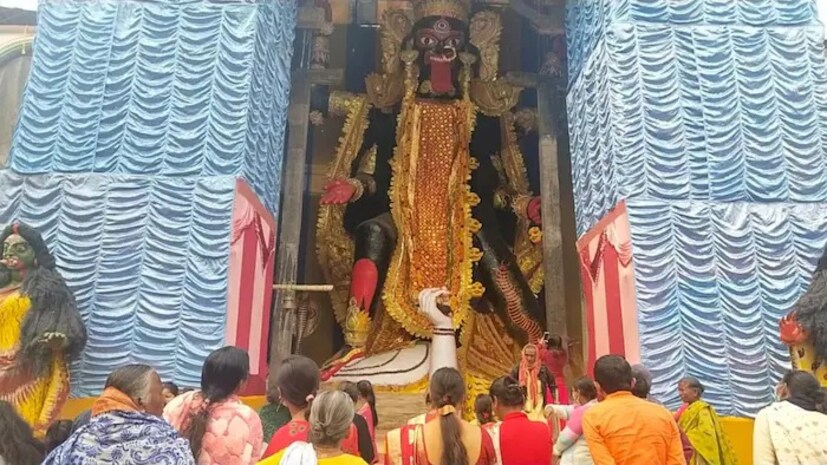 পুণ্য স্নান ও দানধ্যানের জন্য এই দিনটি বিশেষ মাহাত্ম্যপূর্ণ৷ আমগাছকেও পুজো করা হয় এই পুণ্যতিথিতে৷ 