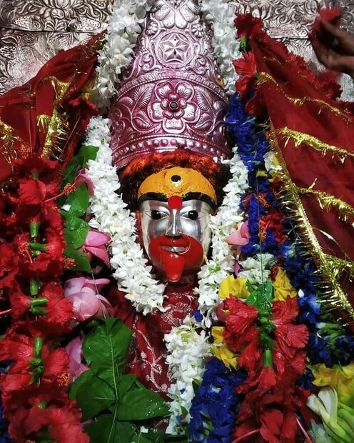 এই তিথিতে পৌষকালীকে নিবেদন করুন রক্তজবার মালা৷ তাঁকে অর্ঘ্য দিন জোড়া মুলো৷