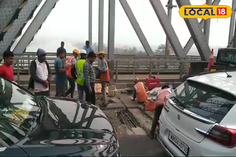 প্রশাসন সূত্রে জানানো জানা গিয়েছে, ব্রিজের যে অংশটিতে লোহার তারের জালি বেরিয়ে পড়েছে ইতিমধ্যে সেখানে জাতীয় সড়ক কর্তৃপক্ষ মেরামতির কাজ শুরু করেছে। তবে ব্রিজের উপর দিয়ে যান চলাচল স্বাভাবিক হতে আরও বেশ কয়েক ঘন্টা লাগবে বলে জানা গিয়েছে। ব্রিজের ক্ষতিগ্রস্থ অংশ পরিদর্শনের পর তার একটি সংকীর্ণ অংশ দিয়ে পরবর্তীকালে যাত্রীবাহী গাড়িগুলোকে একে একে ছেড়ে দেওয়া শুরু হলেও পন্যবাহী গাড়িগুলো আপাতত জাতীয় সড়কের ধারে দাঁড়িয়ে রয়েছে।কৌশিক অধিকারী
