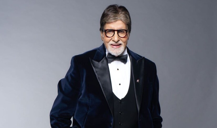 বিগ বি বলেন যে, তাঁর তিনটি পোষ্য কুকুর আছে। দু’টি অ্যালসেশিয়ান এবং একজন সেন্ট বার্নার্ড। অ্যালসেশিয়ানের নাম ফ্রাঙ্কো ও নিরো এবং সেন্ট বার্নার্ড বার্ট্রামের নাম বার্টি। 