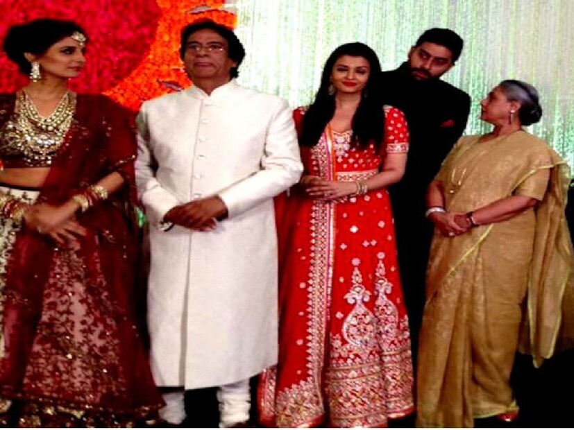 অজিতাভ ইতিমধ্যে স্ত্রী রামোলাকেও ডিভোর্স দিয়েছেন। অজিতাভ ও রামোলার চার সন্তান, যার মধ্যে তিন মেয়ে ও এক ছেলে রয়েছে। কন্যাদের মধ্যে নয়না, বলিউড অভিনেতা কুণাল কাপুরের সঙ্গে বিবাহবন্ধনে আবদ্ধ হয়েছেন এবং এই বিয়েতে অমিতাভ-অজিতাভ দুই ভাইকে দীর্ঘদিন পর একসঙ্গে দেখা গেছে। 