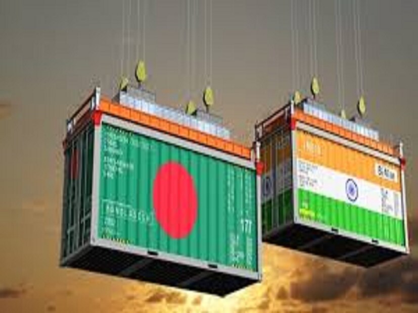শেখ হাসিনা উৎখাতের পর থেকেই গভীর সংকটে বাংলাদেশের তৈরি পোশাক, টেক্সটাইল ও নিট পোশাক খাত। শিল্প মালিকরা বলছেন, জ্বালানির সংকট, শ্রমিক অসন্তোষ ও ব্যাংক খাতের অস্থিতিশীলতা এই খাতে নেতিবাচক প্রভাব ফেলছে। 