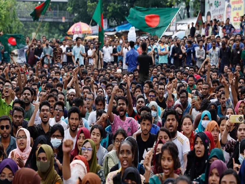 বিশ্ববিদ্যালয় পর্যায়ে ছাত্রীদের মাঝেও আশঙ্কাজনকভাবে বেড়ে চলেছে মাদকের বিস্তার। বিশ্ববিদ্যালয়গুলোতে পুলিশি নজরদারি না থাকায় এবং বিশ্ববিদ্যালয় প্রশাসনের নীরব ভূমিকায় ভাইরাসের মতো মাদক ছড়িয়ে পড়ছে বলে কয়েকজন শিক্ষকের অভিযোগ। বড় ক্যাম্পাসগুলোতে বহিরাগতরা সন্ধ্যা হলেই মাদকের আসর বসায়। 