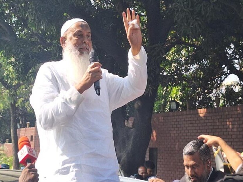 ২০০১ সালের অষ্টম জাতীয় সংসদ নির্বাচনে কেন্দ্রীয় আওয়ামী লীগের সাবেক অর্থ ও পরিকল্পনা বিষয়ক সম্পাদক ও এফবিসিসিআইয়ের সাবেক দুবারের সভাপতি ইউসুফ আবদুল্লাহ হারুনকে ১ লাখ ৭ হাজার ৫১১ ভোটে পরাজিত করেছিলেন তিনি।
