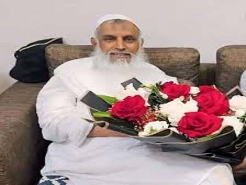 বাংলাদেশের বিভিন্ন সংবাদমাধ্যমে এই সংক্রান্ত প্রতিবেদন প্রকাশিত হয়েছে। তাতে দাবি করা হয়েছে, প্রবীণ এই বিএনপি নেতাকে স্বাগত জানাতে বিমানবন্দরের বাইরে ভিড় জমায় অসংখ্য মানুষ।