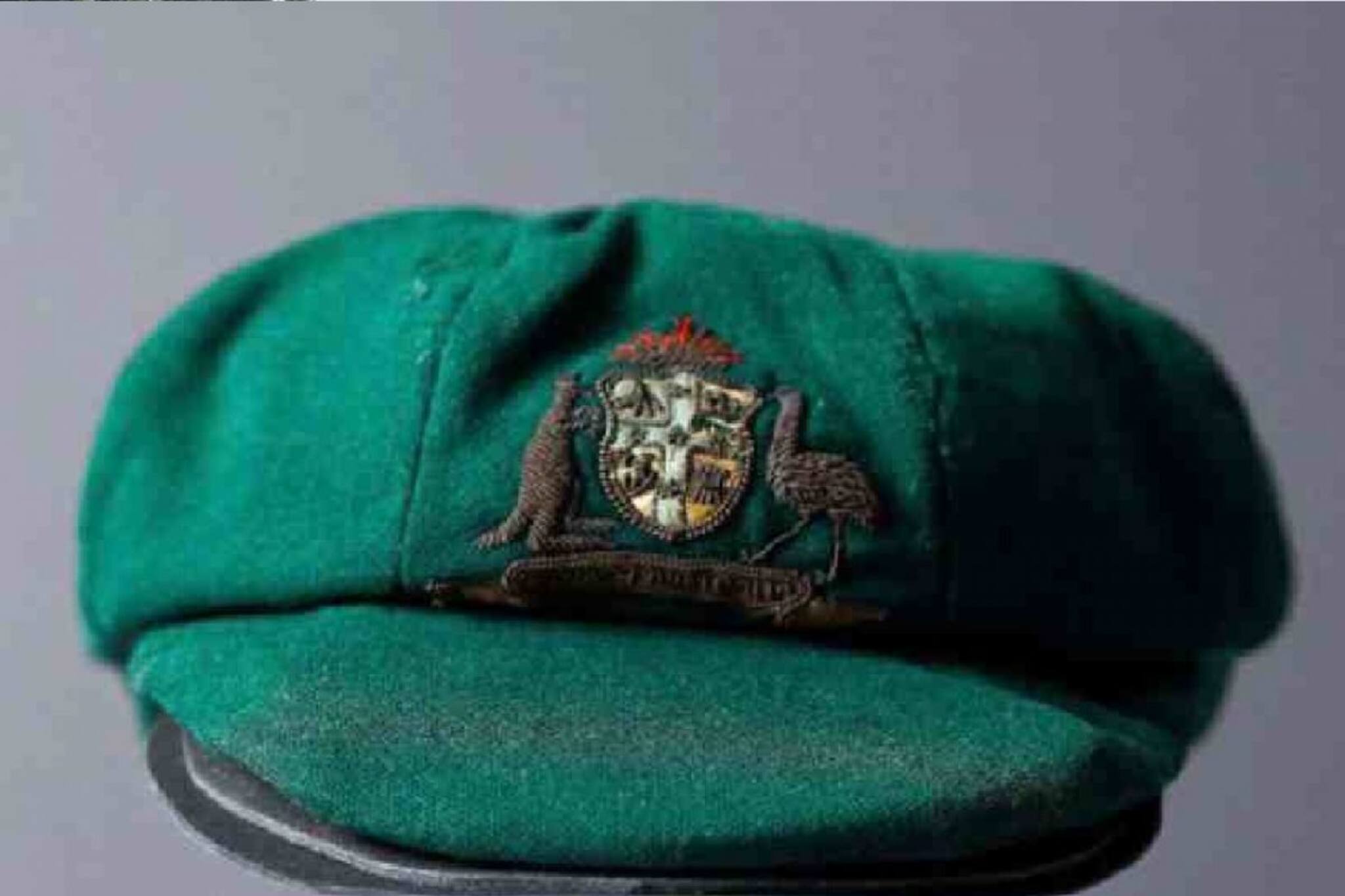 এক বাঙালির কাছে ছিল ডন ব্র্যাডম্যানের টুপি! নিলামে কত টাকা উঠল জানেন? চমকে যাবেন