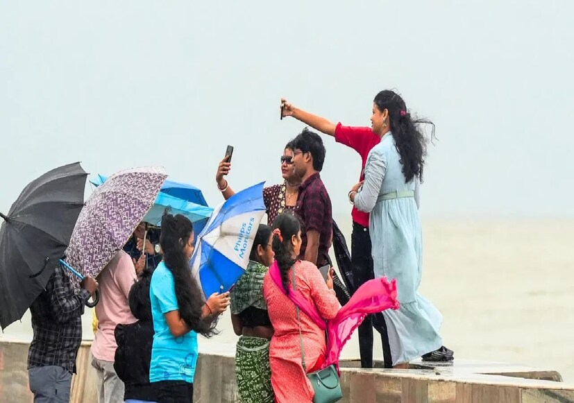 দিঘায় নতুন বছরে হোটেলের জন্য একগুচ্ছ নিয়ম। বাঙালির 'দি-পু-দা'-র দিঘা বরাবরই সকলের প্রিয় ডেস্টিনেশন। পর্যটন শহর দিঘায় বছরের শুরুতে একগুচ্ছ নিয়ম নির্দেশিকা চালু হল হোটেলের জন্য। এতে কী কী মাথায় রাখতে হবে পর্যটকদের? জেনে নিন বিশদে। 