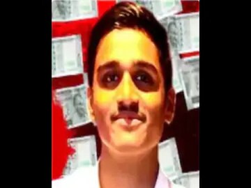 কী করলেন এই সরকারি কর্মী?