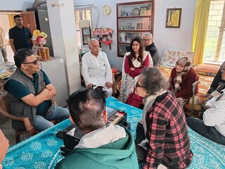সুপ্রকাশবাবুকে সাহায্যের জন্য পাঠালেন খোদ মুখ্যমন্ত্রী। ছবি- নিজস্ব
