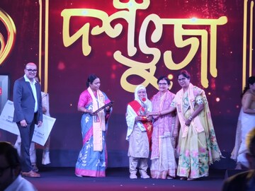 পাশে পাননি বাবা-মাকে,পড়ার জেদে অনড় জুলাখা, News18বাংলার দশভুজা সম্মান
