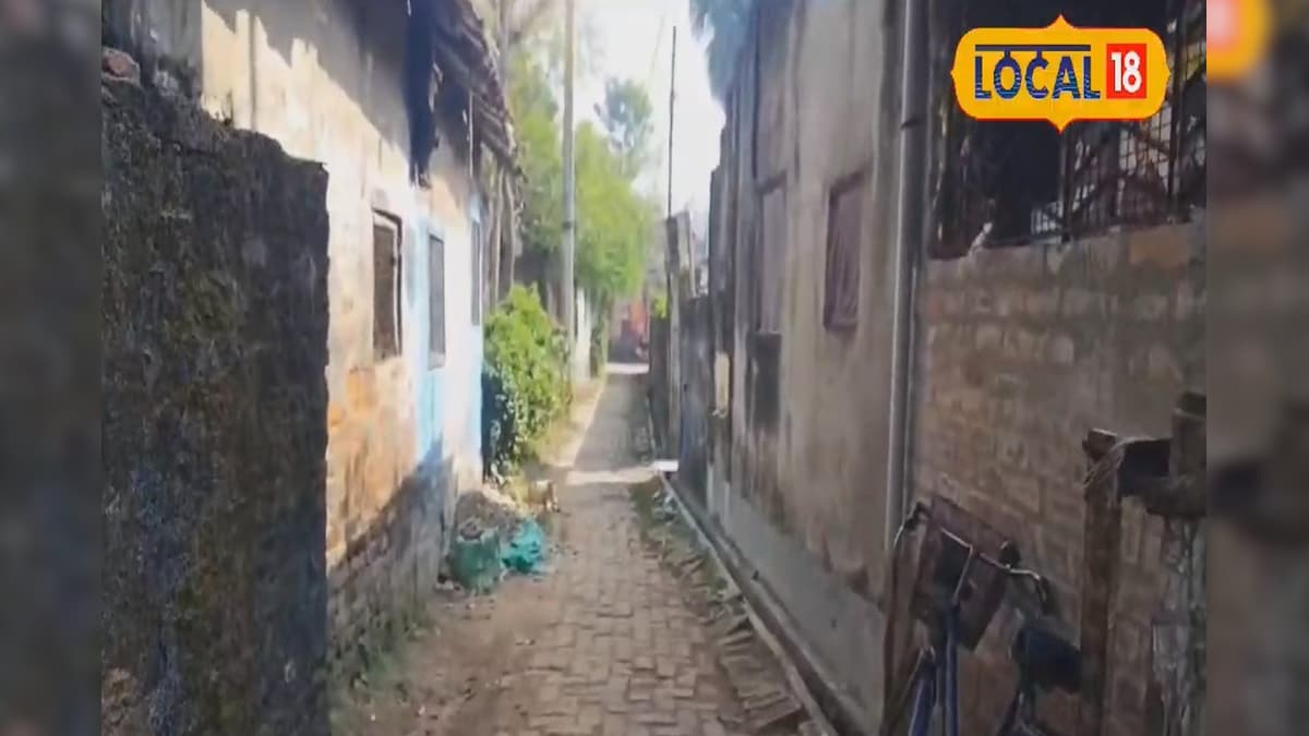 People living in KC Das Road, have been deprived of municipal drinking water services for long time
