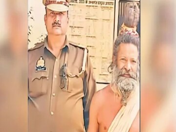 ভক্তের ঢল! দিনে ভিক্ষুক এই 'বাবা', রাত হলেই...! ৩২ বছরের ভুল, যা জানল পুলিশ...!