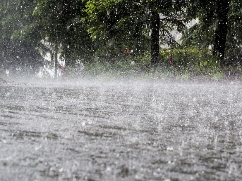 ৭ এবং ৮ জানুয়ারি উত্তর-পূর্ব রাজ্য, অরুণাচল প্রদেশ এবং অসমে বিক্ষিপ্ত শিলাবৃষ্টি হতে পারে। ৭ জানুয়ারি সিকিমে বজ্রবিদ্যুৎ-সহ ও শিলাবৃষ্টি হতে পারে।