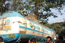 ভয়ঙ্কর ঘটনা কলকাতায়! তেলের ট্যাঙ্কারে ভয়াবহ বিস্ফোরণ, মৃত ১!