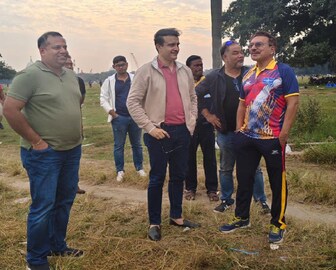 রবিবার দুপুরে সৌরভ হাজির এমন জায়গায়, কেউ কখনও ভাবতেও পারেনি! সবাই অবাক