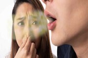 মুখে দুর্গন্ধ! কথা বললেই লোকজন ছিটকে পালায়? বারবার ব্রাশ না করে যত্ন নিন দাঁতের