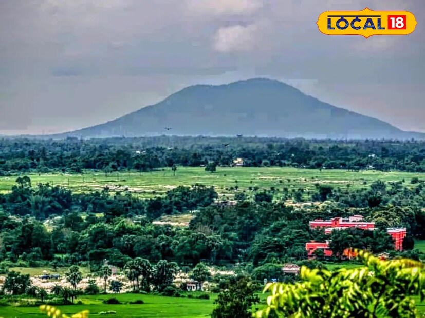 : বাঁকুড়ার এমন একটি শীতের ডেস্টিনেশন, যেখানে রয়েছে স্বপ্নের মত সুন্দর পাহাড়, সেই পাহাড়ের বুক বেয়ে বয়ে চলেছে ঝরনা। পাহাড়কে ঘিরে রয়েছে সবুজ বনানী। রয়েছে রঙিন আদিবাসী গ্রাম যেখানে ভেষজ রঙ এর দেওয়াল চিত্র মনে করিয়ে দেবে প্রাগৈতিহাসিক যুগ।