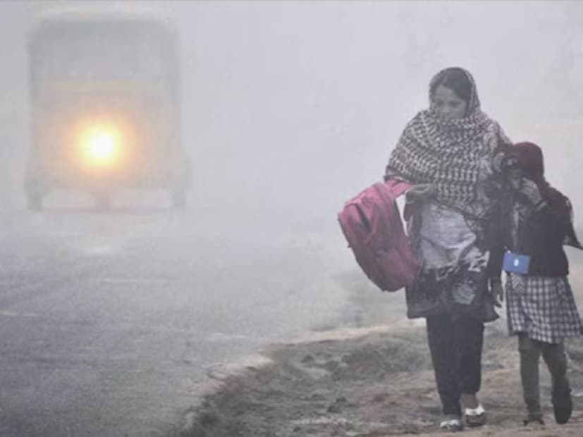 ইসলামপুর: পরিস্কার আকাশ, সর্বনিম্ন তাপমাত্রা ১৬ ডিগ্রি সেলসিয়াস। গঙ্গারামপুর: পরিষ্কার আকাশ, গঙ্গারামপুরের সর্বনিম্ন তাপমাত্রা ১৩ ডিগ্রি সেলসিয়াস।
দক্ষিণ দিনাজপুর: পরিষ্কার আকাশ বালুরঘাটে সর্বনিম্ন তাপমাত্রা রয়েছে জেলায় ১৩.০২ ডিগ্রি সেলসিয়াস।
