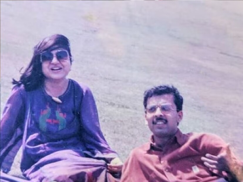 মাঝে অলকা এবং নীরজের জীবনেও ঝড়ঝাপটা এসেছিল। তাঁরা পাঁচ বছর সেপারেটেড ছিলেন। যদিও পরে একসঙ্গে কথা বলে সমস্যা মিটিয়ে নিয়েছিলেন তাঁরা।
