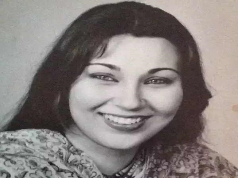 হেলেনাকে ১৯৮৮ সালের ‘এক নয়া রিস্তা’ ছবিতে শেষ অভিনয় করতে দেখা গিয়েছিল। সেই ছবি ফ্লপ করার পর অভিনয় ছেড়ে নিউ ইয়র্কে চলে গিয়েছিলেন তিনি।