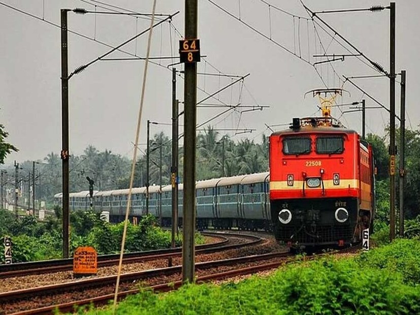 রবিবার সকাল ৮টা নাগাদ এটি শিয়ালদায় এসে পৌঁছবে। অর্থাৎ, 'আপ' রুটে যেতে ট্রেনটির সময় লাগবে প্রায় ১২ ঘণ্টা ৩৫ মিনিট। ফিরতি 'ডাউন' রুটে সেই সময় লাগবে ১২ ঘণ্টা।
