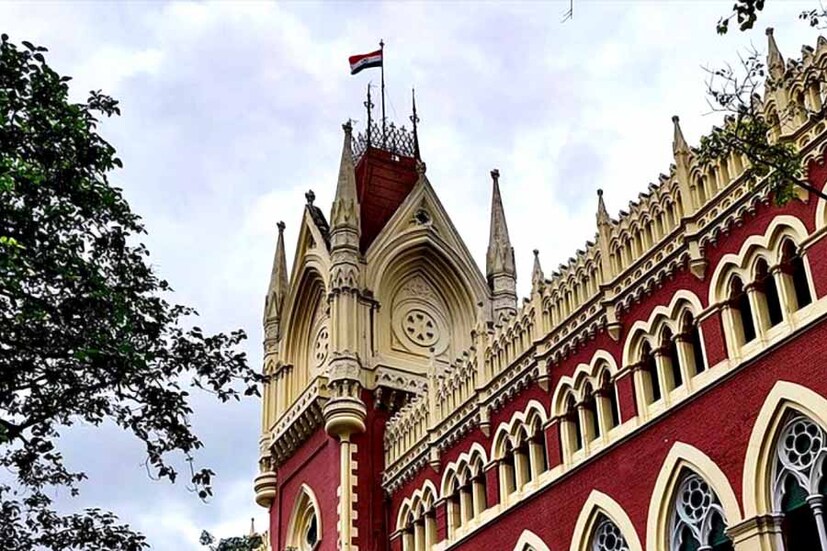 ওই ৭ পুলিশ অফিসার হলেন- বিশাল গর্গ, ভিএসআর অনন্ত নাগ, ভাবনা গুপ্ত, গোলাম সারবার, অভিজিৎ বন্দ্যোপাধ্যায়, বিপিন তামাং ও রাজর্ষী দত্ত। 