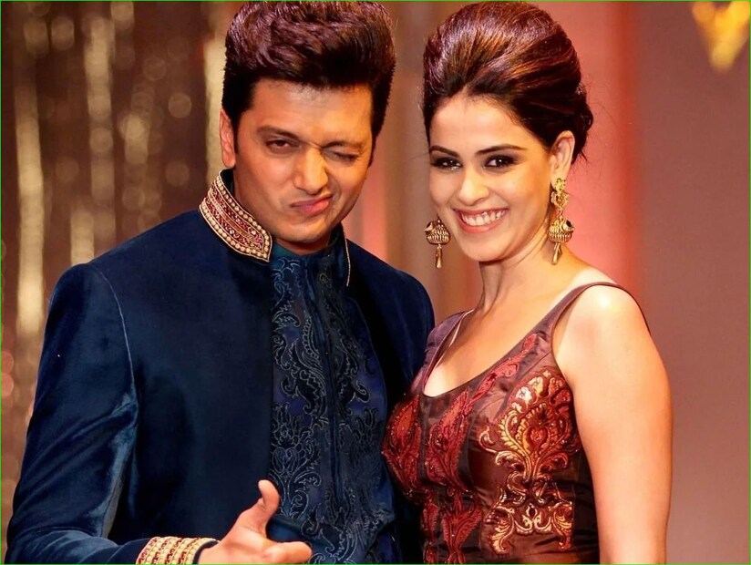 *মাত্র ১৬ বছর বয়সে রীতেশ দেশমুখের বিপরীতে 'তুঝে মেরি কসম' ছবিতে অভিনয়ের মাধ্যমে বলিউডে পা রাখেন জেনেলিয়া ডিসুজা। জেনেলিয়া ভেবেছিলেন মহারাষ্ট্রের মুখ্যমন্ত্রীর ছেলে রীতেশ, খুব অহংকারী হবেন, কিন্তু রীতেশ ছিলেন একেবারে তার উল্টো। সংগৃহীত ছবি। 