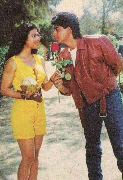  একটি সাক্ষাৎকারে কাজল জানান তিনি সেই পোশাকই পরেন যাতে তিনি স্বাচ্ছন্দ্য অনুভব করেন! বিকিনি পরার প্রয়োজন মনে করেননি বলেই তিনি পরেননি!