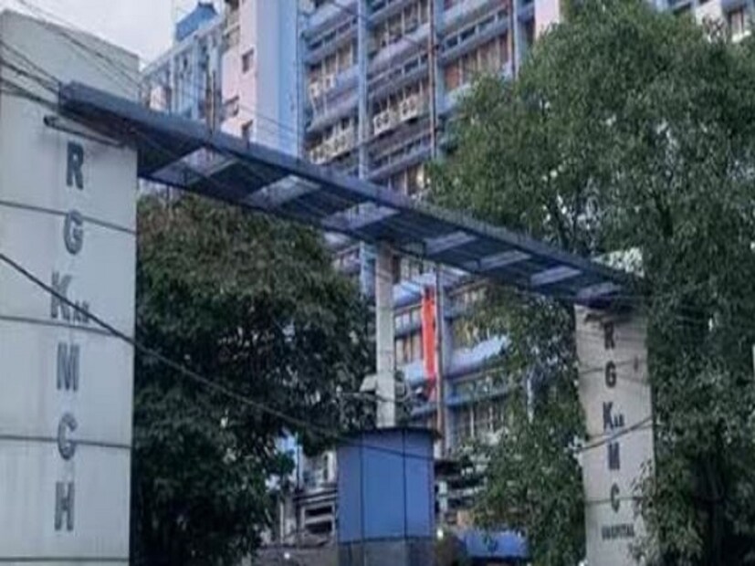 আরজি কর মামলায় ধৃত সিভিক ভলান্টিয়ার সঞ্জয় রায়কেই মূল অভিযুক্ত হিসেবে চিহ্নিত করেছে সিবিআই। সঞ্জয়কে দোষী সাব্যস্ত করে আজীবন কারাবাসের সাজা শুনিয়েছে শিয়ালদহ আদালত। 