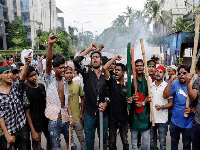 বিএনপি নেতার এই বক্তব্য ঘিরে আপাতত তোলপাড় বাংলাদেশের একাংশ। আলোচনা-সমালোচনার পর তিনি অবশ্য একে 'স্লিপ অব টাং' বা মুখ ফসকে বলে ফেলেছেন বলে দুঃখপ্রকাশ করেছেন।