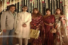 মেয়ের বিয়ের অনুষ্ঠানে দূরত্ব সরিয়ে এক স্নেহাশিস ও মোম,জবর ফ্যাশন সানার, ফটো