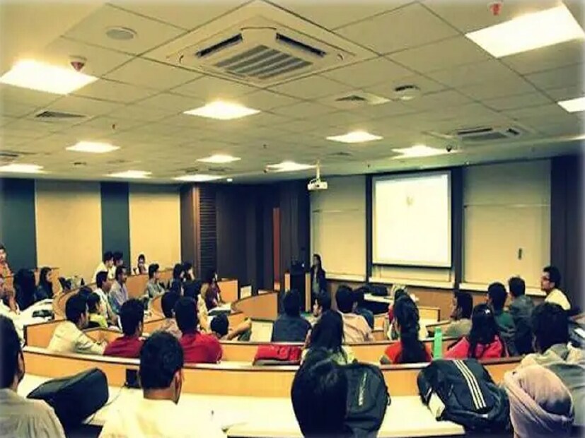 দিল্লিতে অবস্থিত University of Delhi ৬৫.৯ স্কোর নিয়ে ৬ নম্বর স্থান দখল করেছে। তামিলনাড়ুতে অবস্থিত Amrita Vishwa Vidyapeetham ৬৫.৭৩ স্কোর নিয়ে ৭ নম্বর স্থান দখল করেছে। উত্তরপ্রদেশে অবস্থিত Aligarh Muslim University ৬৫.৫৭ স্কোর নিয়ে ৮ নম্বর স্থান দখল করেছে।