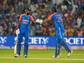 হার্দিক -শিভম জুটিতে উঠল রান Photo- AP 