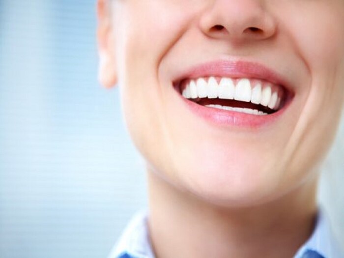 How To Remove Teeth Stains:২ মিনিটে ‘হলদে দাঁত’ ধবধবে সাদা, গায়েব ‘তামাক খাওয়া’ কালো দাগ, শুধু কলার খোসা ব্যবহার করুন এই নিয়ম মেনে How To Remove Teeth Stains:২ মিনিটে ‘হলদে দাঁত’ ধবধবে সাদা, গায়েব ‘তামাক খাওয়া’ কালো দাগ, শুধু কলার খোসা ব্যবহার করুন এই নিয়ম মেনে