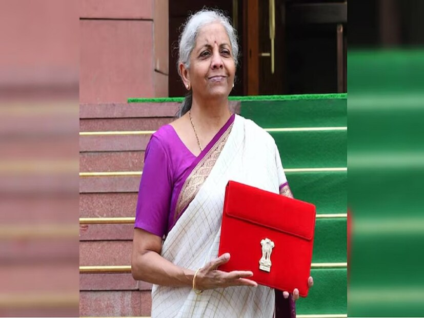 ১ ফেব্রুয়ারি মোদি সরকারের বাজেট পেশের দিন। প্রধানমন্ত্রী কিষাণ সম্মান নিধি যোজনার সঙ্গে যুক্ত কোটি কোটি উপকারভোগী অর্থমন্ত্রী নির্মলা সীতারমনের কাছ থেকে সম্মান নিধি যোজনায় ১২,০০০ টাকা পাবেন বলে আশা করে রয়েছেন। একই সঙ্গে অর্থমন্ত্রী বেতনভোগীদের আয়কর ছাড় দেওয়ার পাশাপাশি কৃষি, স্বাস্থ্যসেবা ও প্রতিরক্ষা খাতেও জোর দেবেন বলে আশাবাদী বিশেষজ্ঞরা।