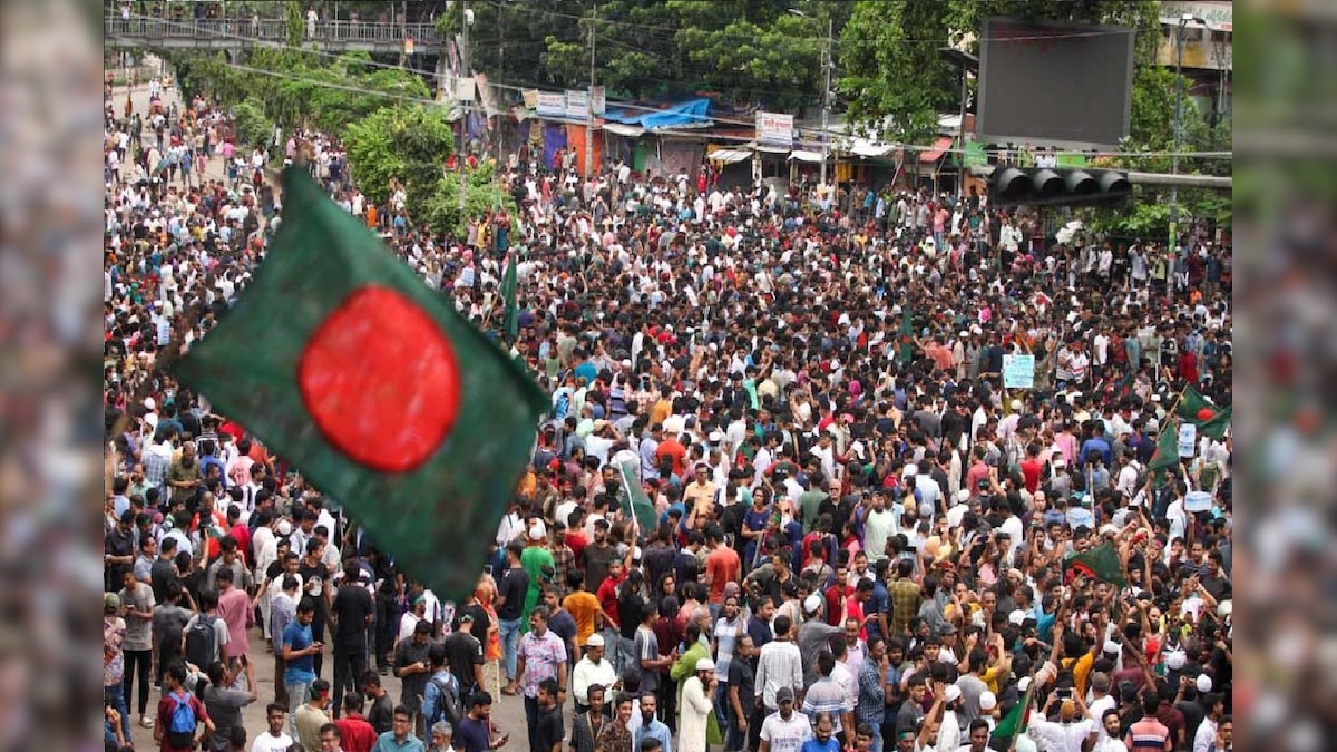 ফের ছাত্র আন্দোলনে উত্তাল বাংলাদেশ! ধর্ষণ ও নারী নির্যাতনের প্রতিবাদে শিক্ষার্থীরা!