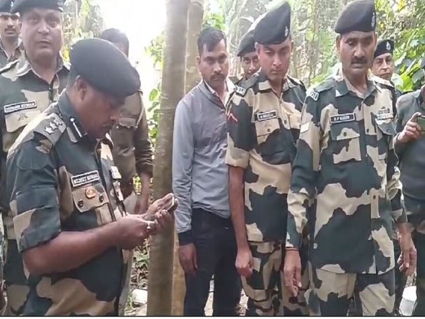 সীমান্তরক্ষী বাহিনীর ধারণা, বাংলাদেশে পাচার করার উদ্দেশ্যেই এই নিষিদ্ধ কাপ সিরাপের বোতলগুলি আনা হয়েছিল৷ কিন্তু বর্তমানে ভারত-বাংলাদেশ সীমান্তে বিএসএফ নজরদারি আরও কড়া করায় সেগুলি আর পাচার করা সম্ভব হয়নি পাচারকারীদের পক্ষে৷ সম্ভবত সেই কারণেই পেটিতে ভরে কাশির সিরাপের বোতলগুলি বাঙ্কারে লুকিয়ে রাখা হয়৷ 