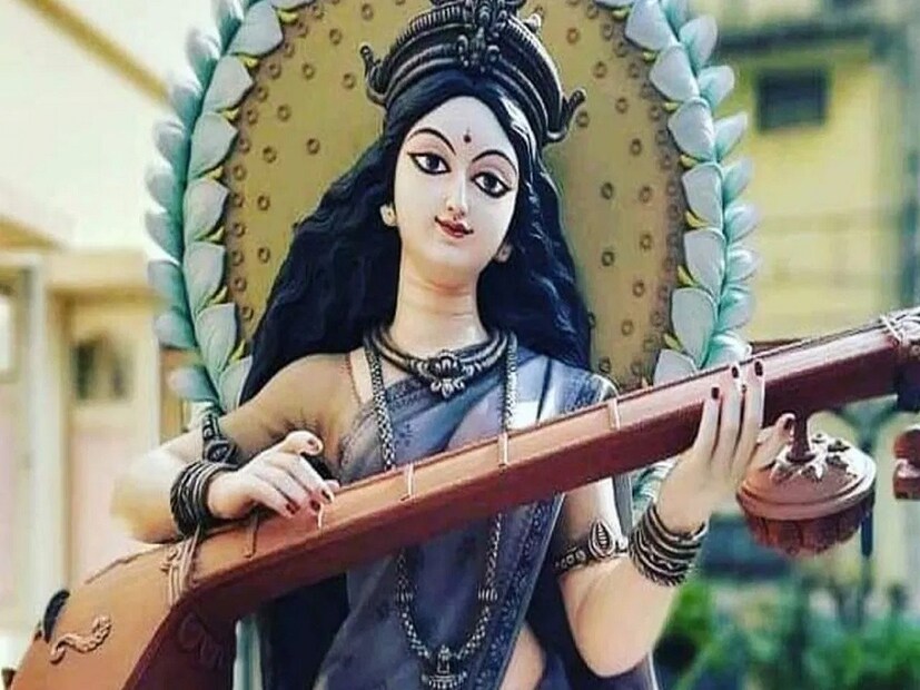 *পুজোর সময় প্রদীপ জ্বালাতে হবে, তা যেন কোনওভাবে পুজো চলাকালীন নিভে না যায় সে দিকে বিশেষ নজর দিতে হবে। পুজো চলাকালীন প্রদীপ নিভে যাওয়া অমঙ্গলের সূচনা করে। সংগৃহীত ছবি। 