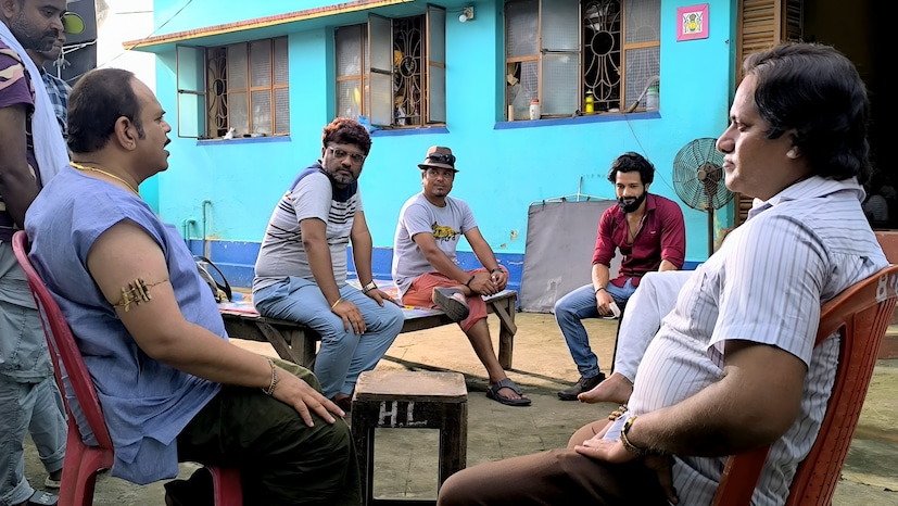 প্রযোজক ড: প্রবীর ভৌমিকের কথায়, “গ্রামবাংলার সাধারণ মানুষ এখনও বাণিজ্যিক ফিচার ফিল্ম দেখতে খুবই ভালবাসেন। আর আমি মানুষের জন্য দারুণ সিনেমা বানাতে প্রস্তুত। যা শুধুমাত্র বাংলা সিনেমার উপরেই প্রভাব ফেলবে না, বিশ্ব চলচ্চিত্রেও এটি দাগ কাটবে। কারণ আজকের নতুন মুখেরাই আগামী দিনের বড় তারকা। এটা সবার ক্ষেত্রেই ঘটছে। তাঁরা নতুন সুযোগের সন্ধান করছেন। আমি তাঁদের মধ্যে থাকা সম্ভাবনাকে পছন্দ করি এবং শ্রদ্ধাও করি। আগামী দিনে প্রতিষ্ঠিত শিল্পী ও নতুন প্রজন্মের সঙ্গেও কাজ করতে হবে। আমার মনে হয়, তাতে নতুন কর্মসংস্থানই নয়, আমাদের ইন্ডাস্ট্রিও আরও সমৃদ্ধ হবে।”