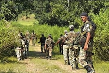 বদলা নিল মাওবাদীরা, বিস্ফোরণে উড়ে গেল পুলিশের গাড়ি! ছত্তিসগড়ে ৯ জনের মৃত্যু
