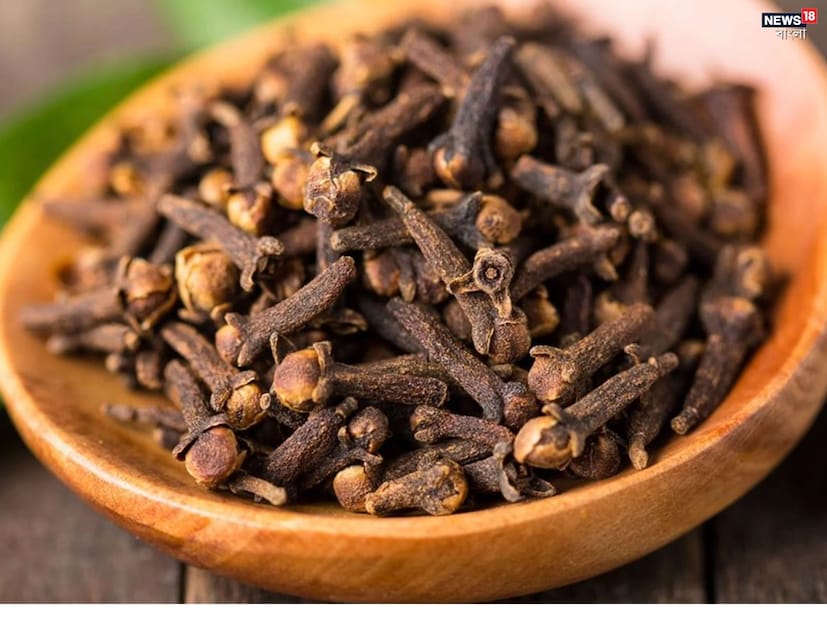 বাড়তে থাকা ওজনকে নিয়ন্ত্রণ করা খুবই কঠিন কাজ। এর জন্য অনেক কষ্ট করতে হয়, তবুও অনেক সময় ইচ্ছামত ফলাফল পাওয়া যায় না। সোশ্যাল মিডিয়াতে মানুষ যতই ওজন কমানোর শর্ট ট্রিকস বানাক না কেন, সত্যিটা হল ওজন কমানো একদম সহজ কাজ নয়।