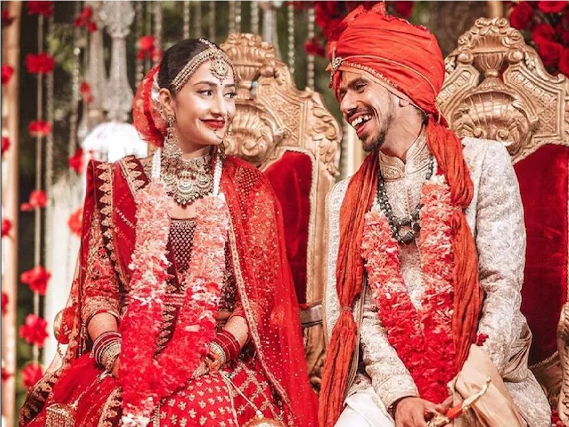 পরে অবশ্য এ-ও জানা গিয়েছে যে, ধনশ্রীকে ৪.৭৫ কোটি টাকা দিতে রাজি হয়েছেন চাহাল। আসলে উভয়ের সম্মতিক্রমে খোরপোষ হিসেবেই ধনশ্রী ভার্মাকে ৪.৭৫ কোটি টাকা দিতে রাজি হয়েছেন চাহাল। এর মধ্যে ২.৩৭ কোটি টাকা ইতিমধ্যেই প্রাক্তন স্ত্রী দিয়ে দিয়েছেন ক্রিকেট তারকা। তবে বাকি টাকা পরিশোধ না করা হলে সেটিকে আইন অমান্য হিসেবে বিবেচনা করবে পারিবারিক আদালত।