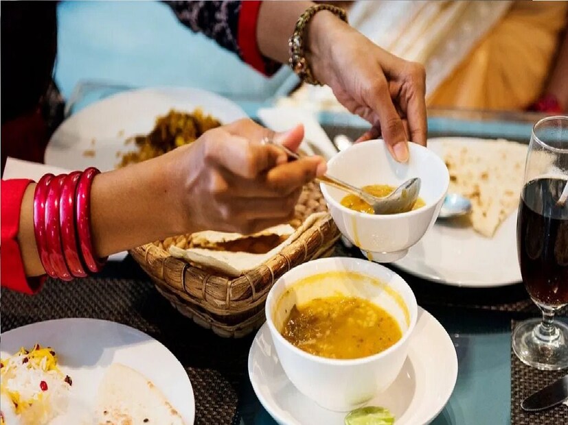 খাওয়ার জন্য যতটুকু সময় পান, তা যদি স্বাস্থ্যবিধি মেনে না খান, তাহলে একাধিক রোগে খারাপ হতে শুরু করবে আপনার শরীর।
